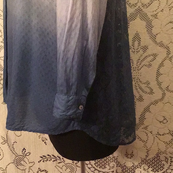📌 3/$20 - Dip Dyed, Lace Back Button Down - Picture 5 of 9